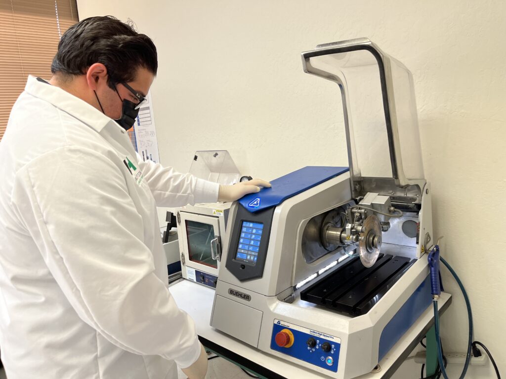Buehler Metallographic Cutting Machine for Precision Sectioning
