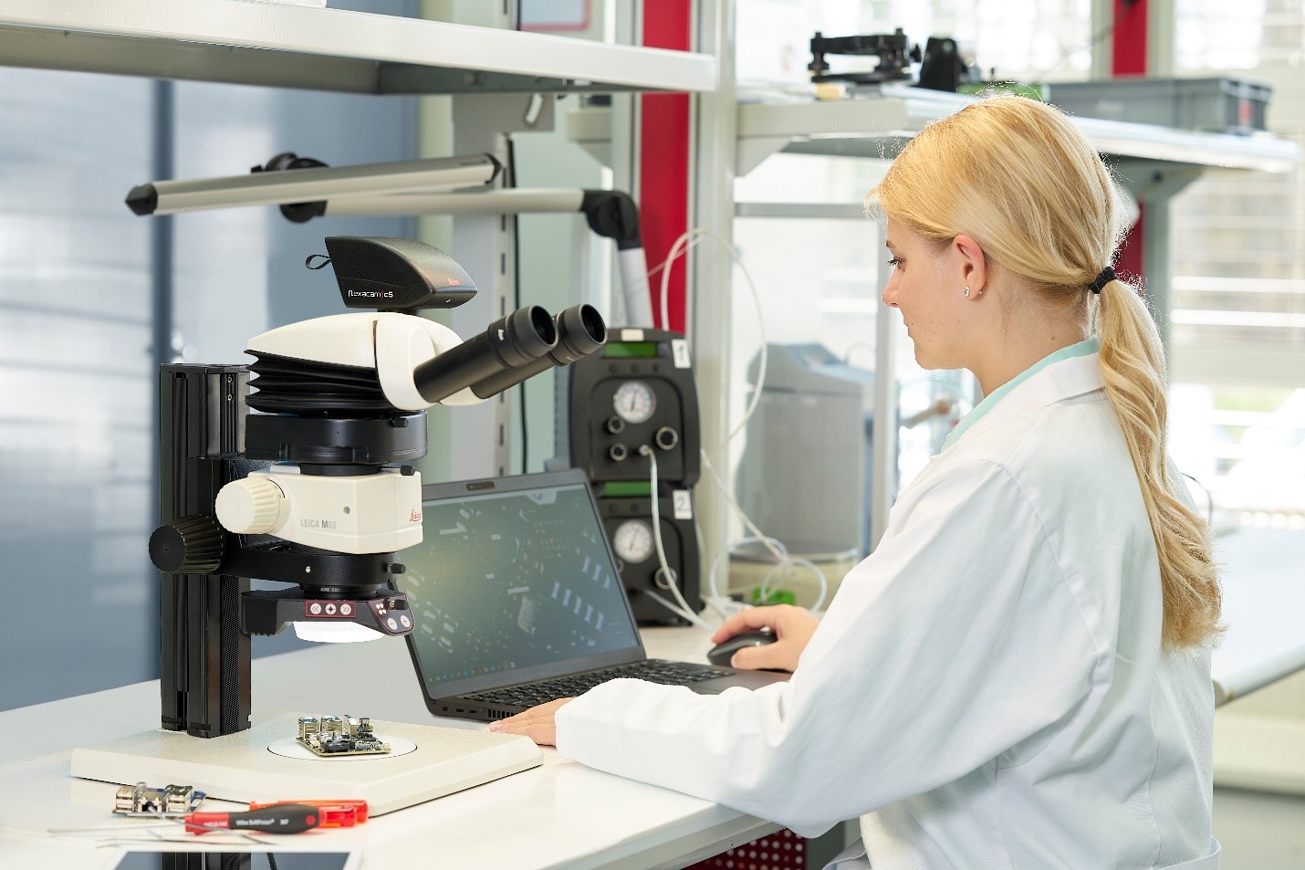 Ergonomic Routine Stereo Microscope